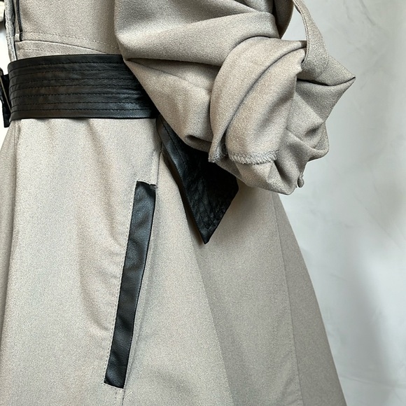 Double Zero Taupe Trench Coat w/Flared Silhouette & faux leather trim Size Small - Picture 9 of 15